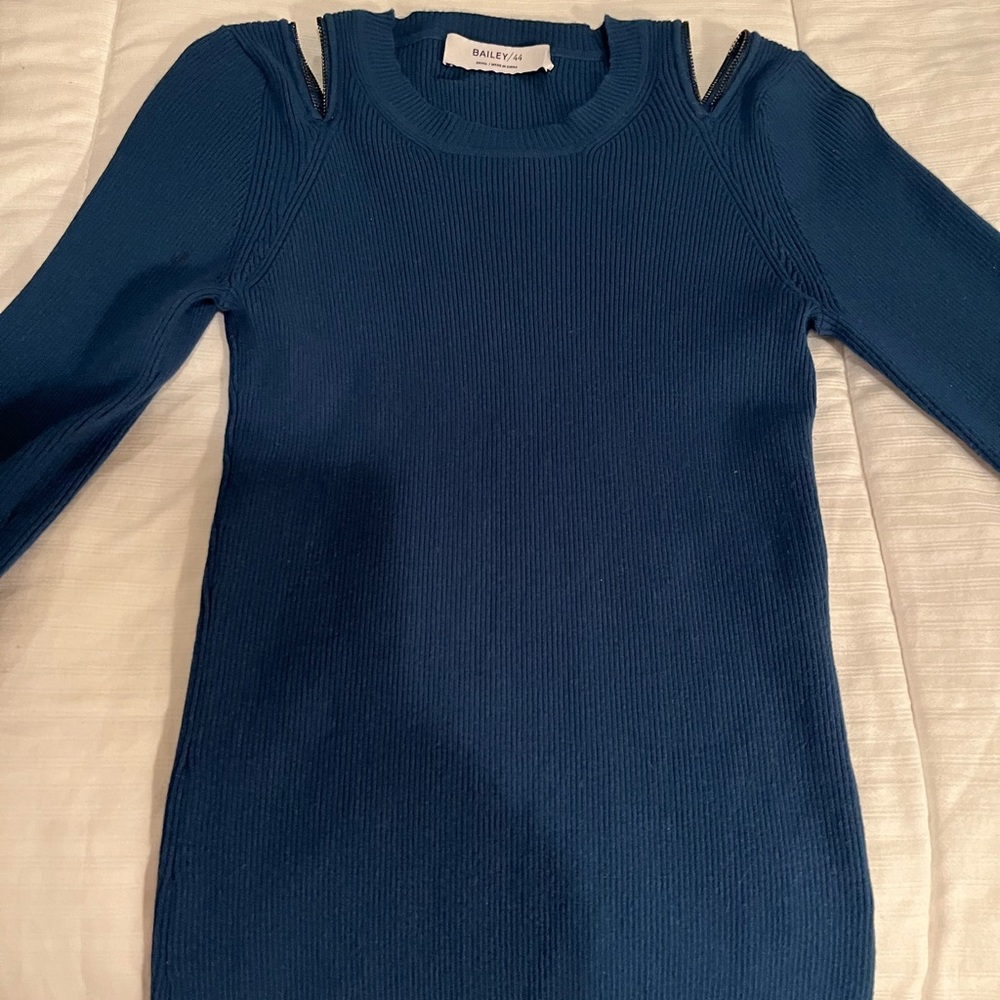 Pull over sweater